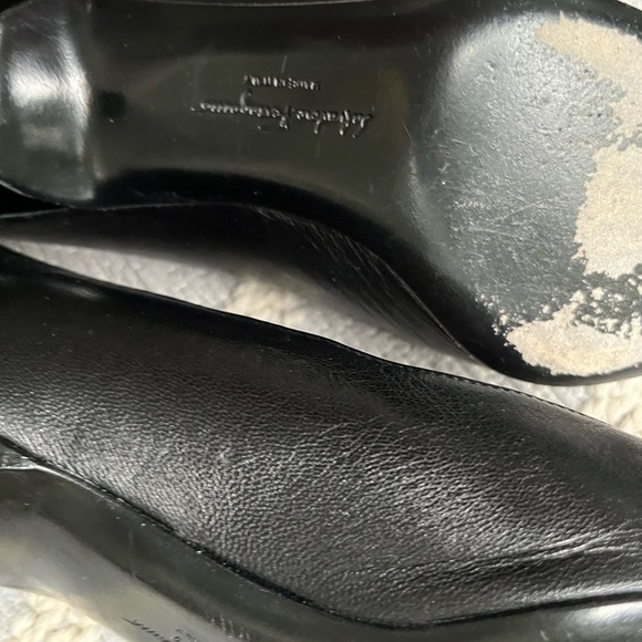 Salvatore Ferragamo black pointed dress heels. - Picture 6 of 8